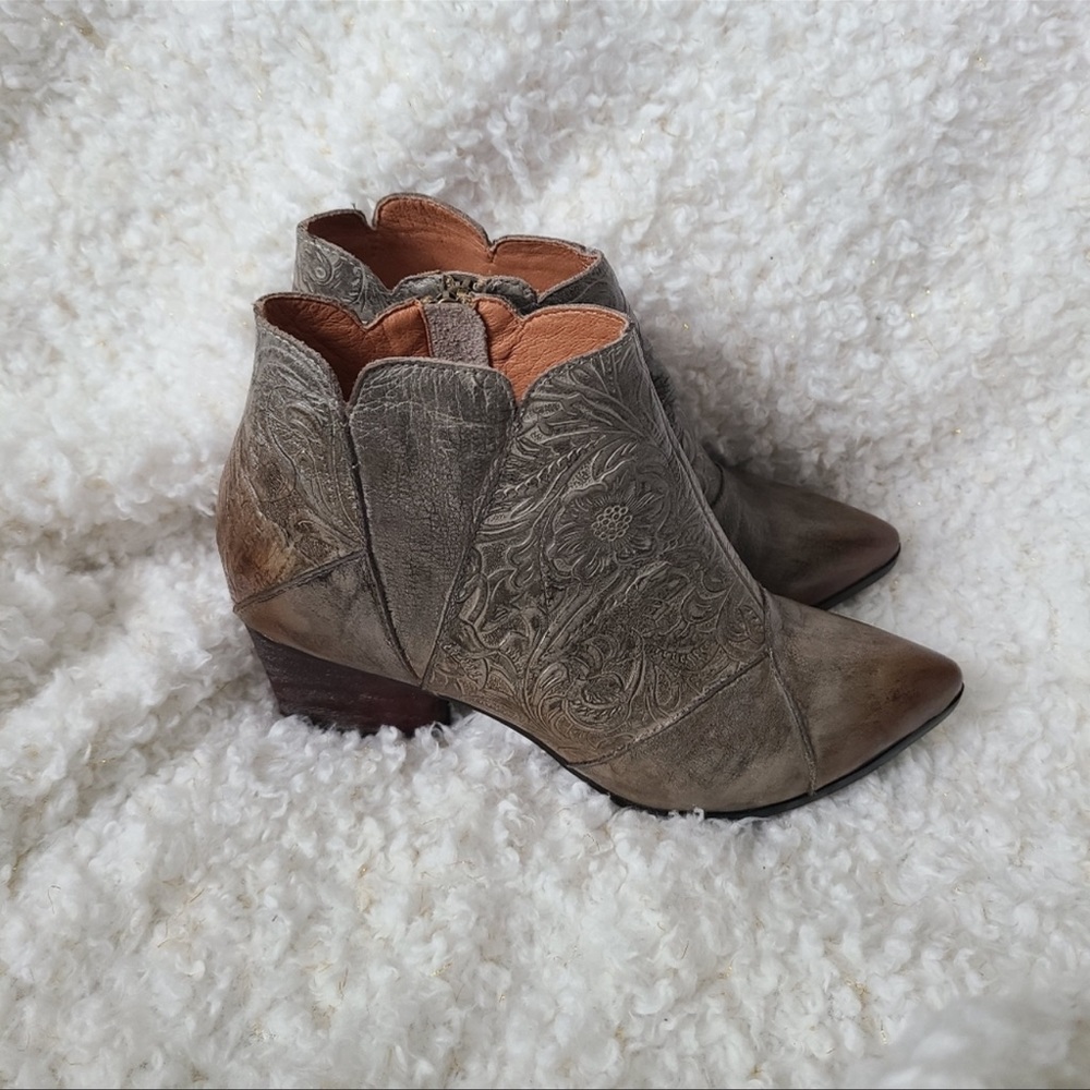 L'Artiste Brown Floral Embossed  Leather Boots 38